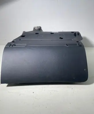 Audi A6 Allroad C6 Glove box