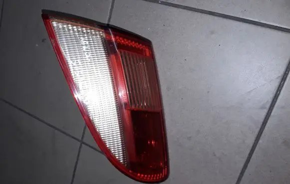 Toyota Avensis T220 Tailgate rear/tail lights