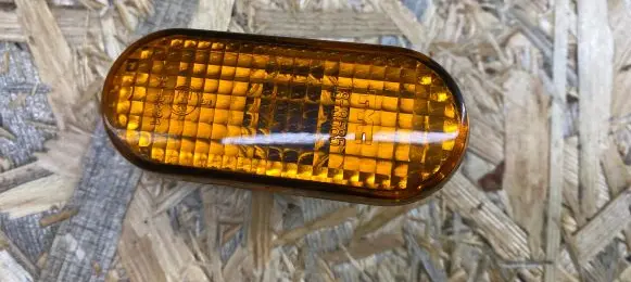 Volkswagen PASSAT B4 Front fender indicator light 183585B