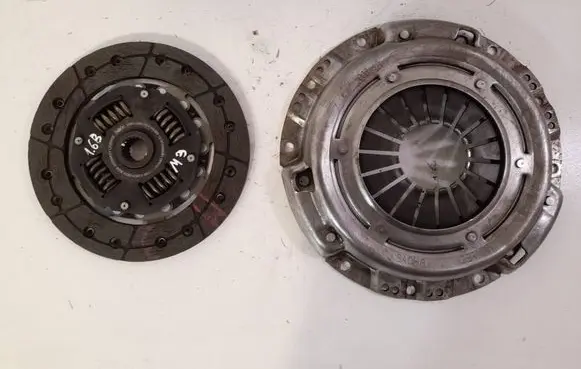 Mazda 3 II Clutch pressure plate 8V617550F1A