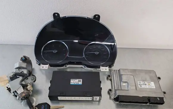 Engine ECU kit and lock set