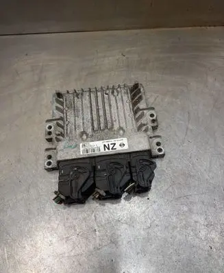 Nissan Qashqai Engine control unit/module 23710BB31A 237101449R S180067173A