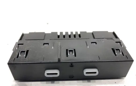 Skoda Octavia Mk4 USB socket connector 657035736A
