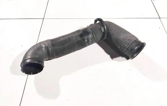 KIA Sorento Air intake hose/pipe 282003e000