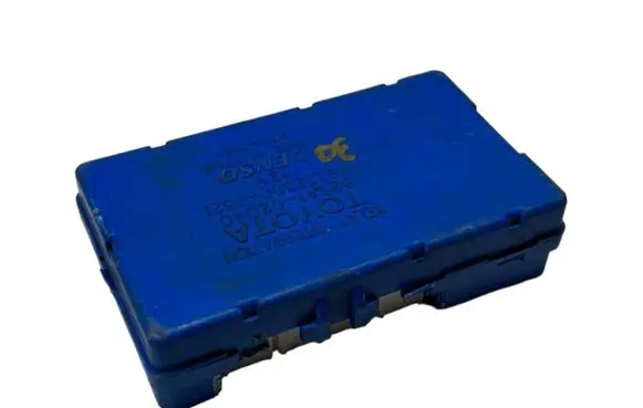 Toyota Corolla E120 E130 Comfort/convenience module 8264102040 MB2323008521