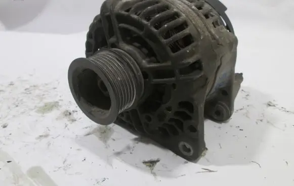 Volkswagen Golf IV Generator/alternator 028903028D 124325003