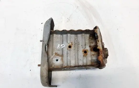 Toyota Yaris Front bumper mounting bracket 354010R207
