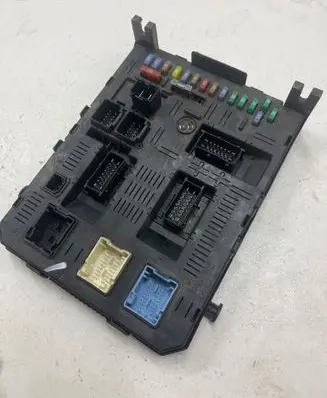 Citroen C4 I Fuse module 216761594