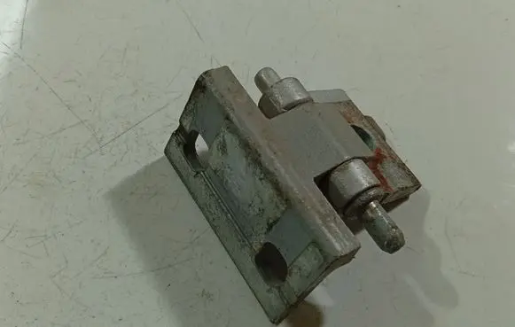 Volvo S60 Front door upper hinge 