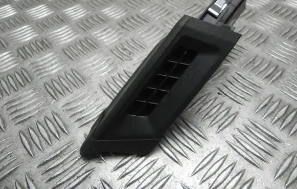 Maserati Ghibli Rear air vent grill 105804244CL