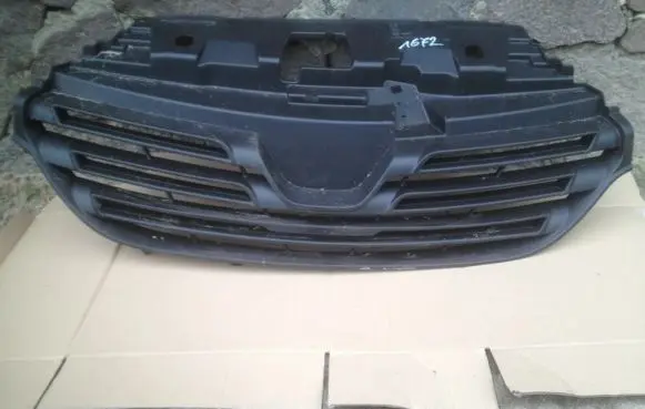 Renault Trafic III (X82) Front bumper upper radiator grill