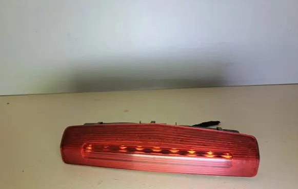 Opel Zafira B Third/center stoplight 13211587 565461589