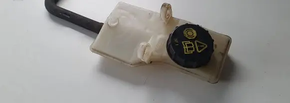 Ford Grand C-MAX Brake fluid reservoir 