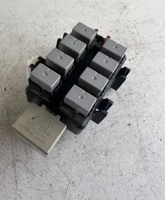 Subaru Outback Fuse module 0665005480 86111AG000
