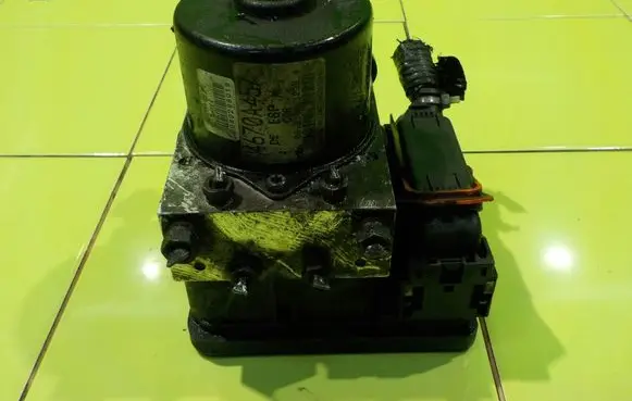 Mitsubishi Outlander ABS Pump 4670A457