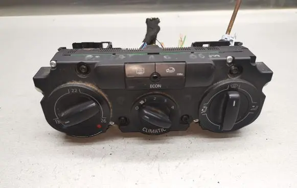 Volkswagen PASSAT B6 Climate control unit