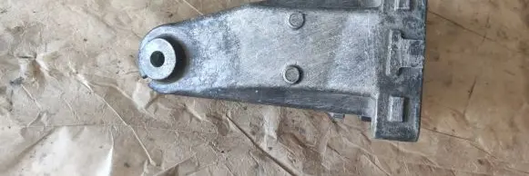 Mercedes-Benz E W211 Engine mounting bracket A2712232804