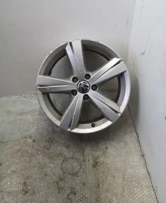 Volkswagen PASSAT B7 USA R17 alloy rim 561601025