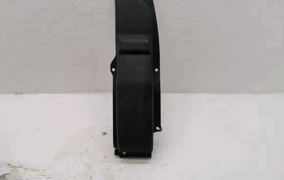 Iveco Daily 3rd gen Side skirt rear trim 504099524