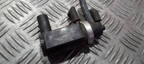 Audi A6 S6 C5 4B Turbo solenoid valve 059906627b