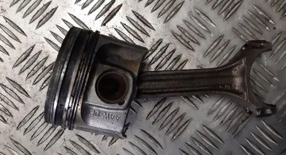 Piston with connecting rod