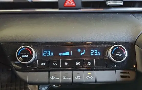 Hyundai Elantra VII Climate control/heater control trim 97250AA400LS5 IMPRK1564924