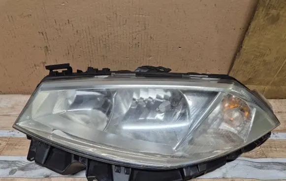 Renault Megane II Headlight/headlamp 8200567431B 89306993 8200567431