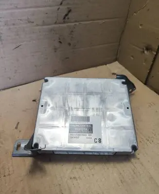 Toyota Avensis T250 Engine control unit/module 8966105C81 1758009420 MB1758009420