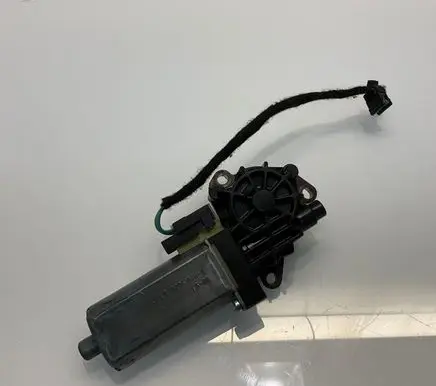 Mercedes-Benz E W211 Seat adjustment motor 0390203002