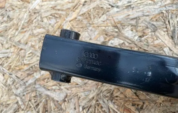 Volkswagen PASSAT B5 Brake pedal 8D1721140C