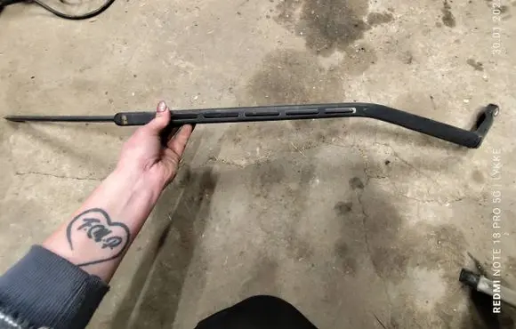 Citroen C4 I Front wiper blade arm 12687