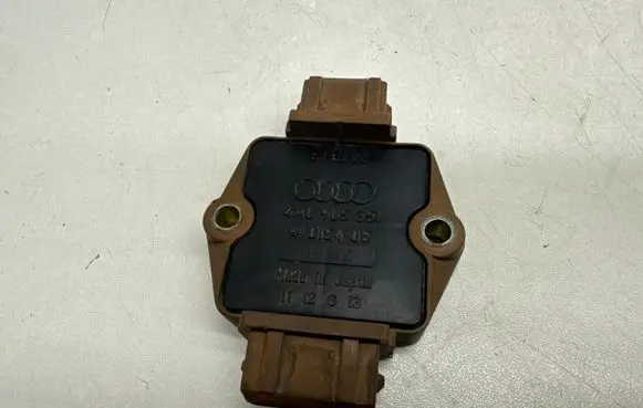 Audi 80 90 S2 B4 Ignition amplifier control unit 4A0905351