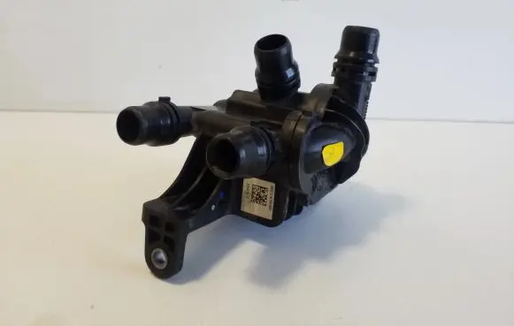 Thermostat/thermostat housing