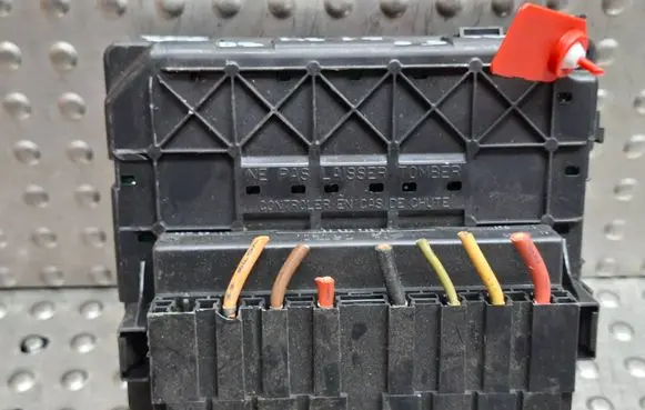 Citroen C3 Fuse module S26312526 9650618480
