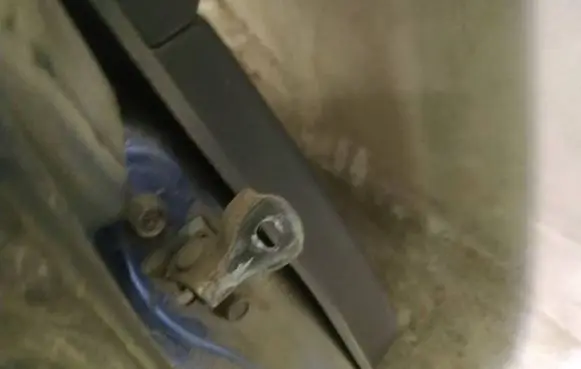 Mazda 3 I Rear door check strap stopper
