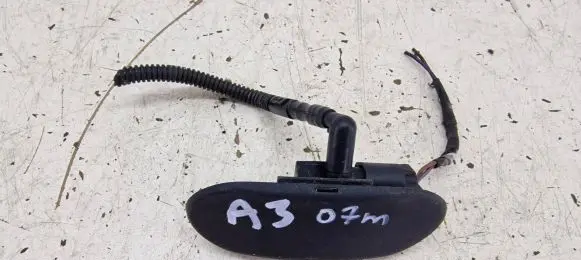 Windshield washer spray nozzle