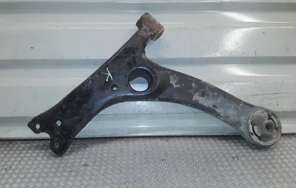 Toyota Corolla Verso AR10 Front lower control arm/wishbone 