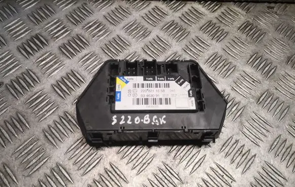 Mercedes-Benz S W220 Door control unit/module 2208211558 A2208211558