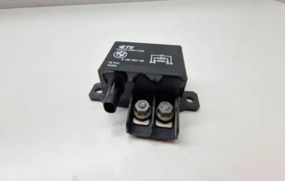 BMW 5 F10 F11 Ignition relay 9198302