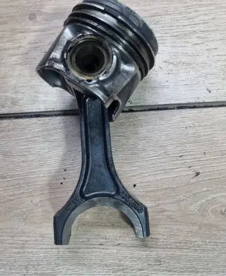 Mercedes-Benz Sprinter W907 W910 Piston with connecting rod A651030302