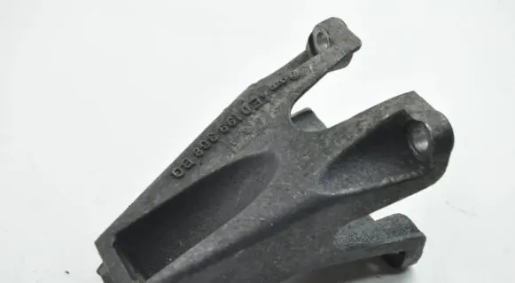 Audi A8 S8 D3 4E Engine mounting bracket 4E0199308BG
