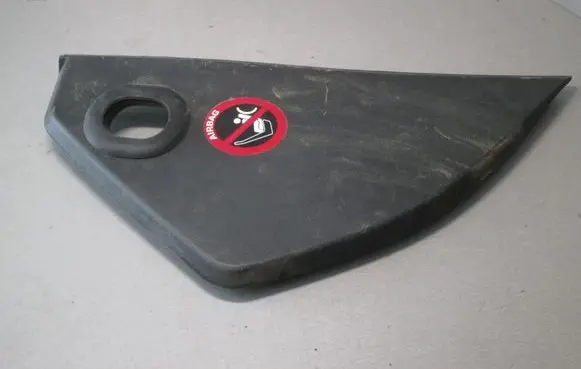 Hyundai Tucson JM Dashboard side end trim 847672E000