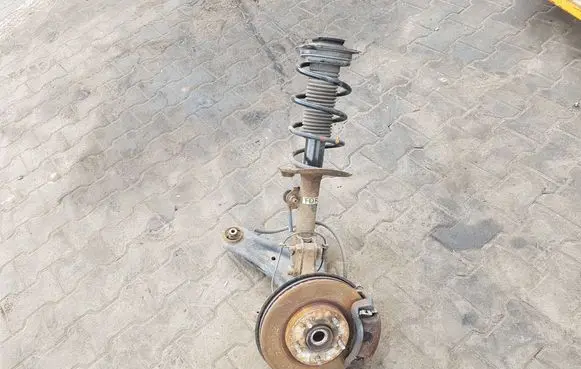 Nissan Juke I F15 Front wheel hub spindle knuckle 