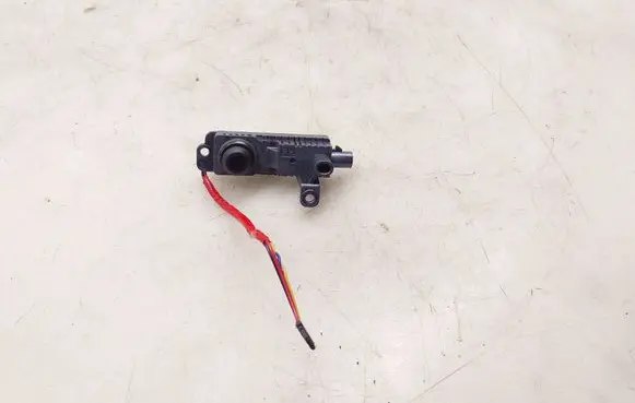 Tesla Model Y Side fender camera 110061900C