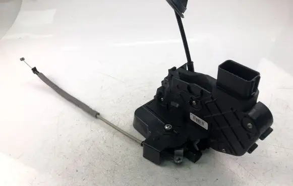 Volvo V50 Rear door lock 30799303