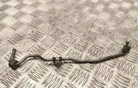 Mercedes-Benz C W204 Fuel line pipe