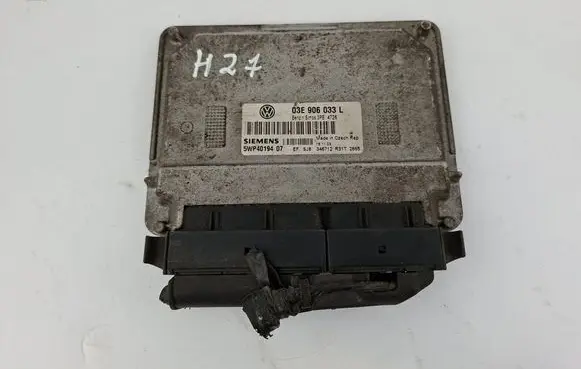 Volkswagen Polo Engine control unit/module 03E906033L 5WP4019407