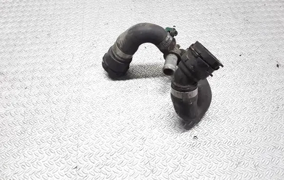 Engine coolant pipe/hose