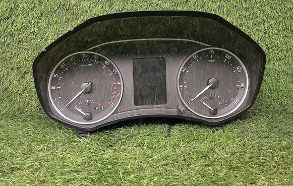 Skoda Octavia Mk2 (1Z) Speedometer (instrument cluster) 1Z0920943M