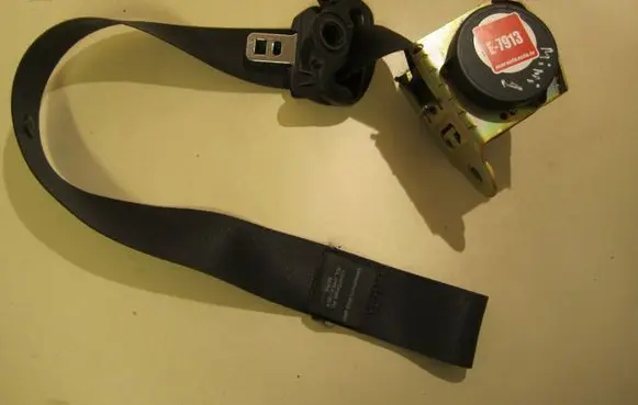 Mini One - Cooper R50 - 53 Front seatbelt 1505914